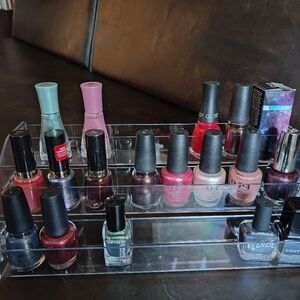 20+  Polishes And Clear Acrylic Nail Polish Organizer